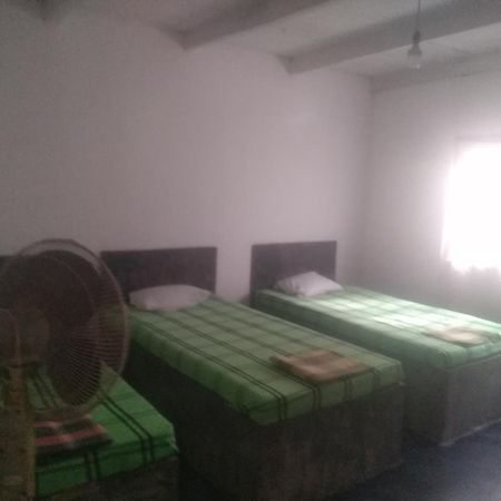 Sinharaja Hostel 114 Deniyaya Kamer foto